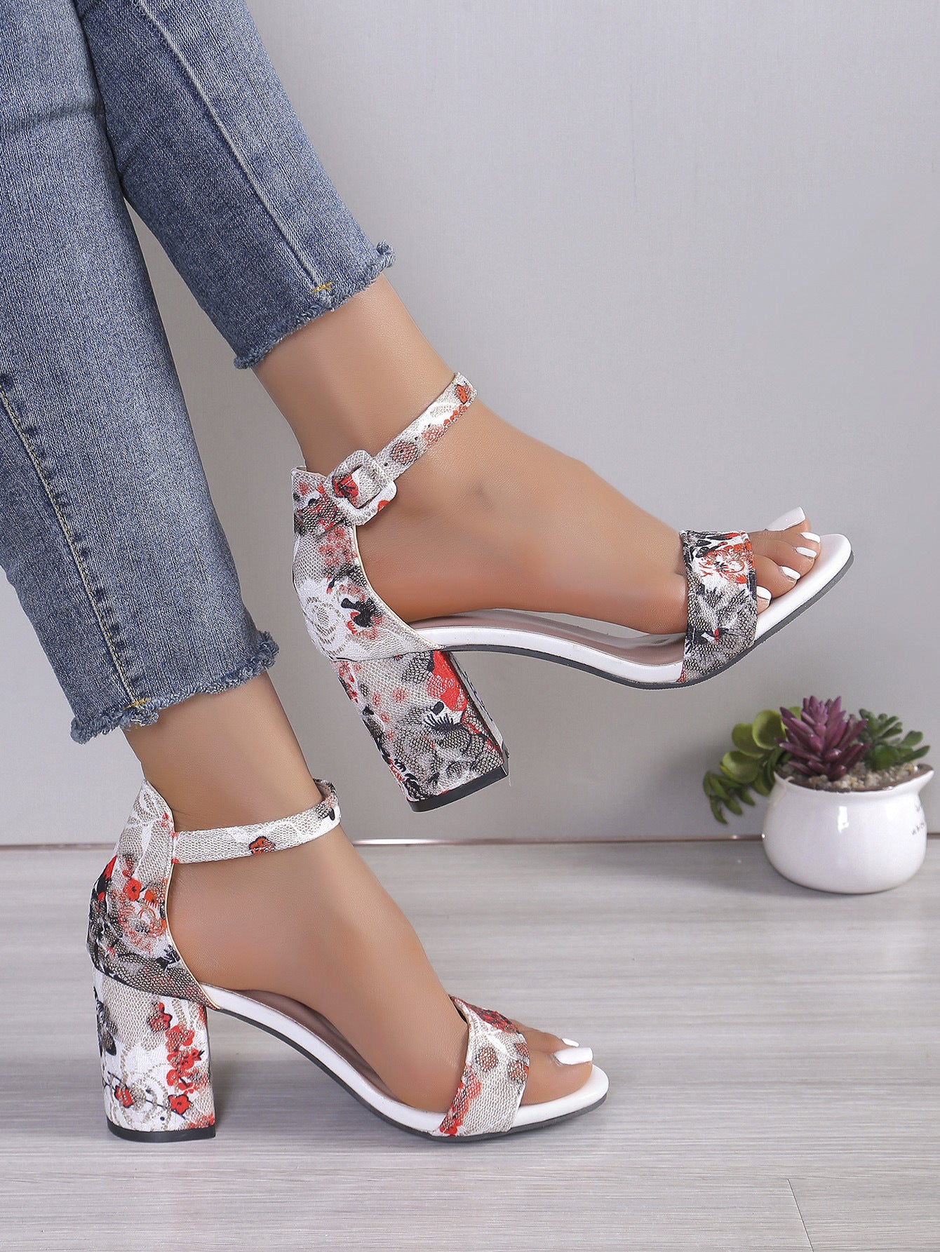 Large Size Thick Heel Women's Sandals High Heel Ankle-strap Buckle